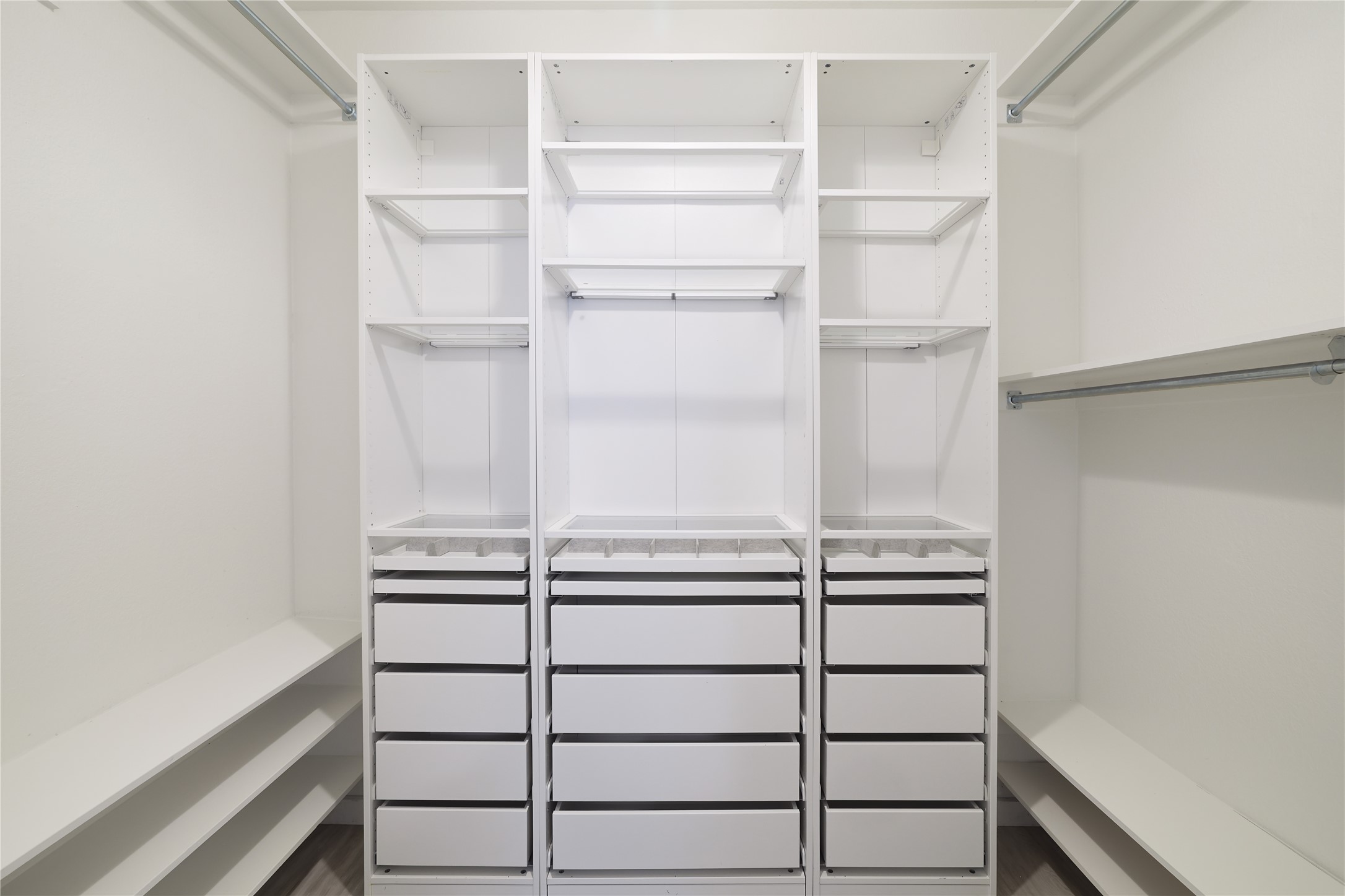 2101 Rivers Edge Way, Unit 26 Austin, TX 78741 - Photo 18 of 29 Custom closet.