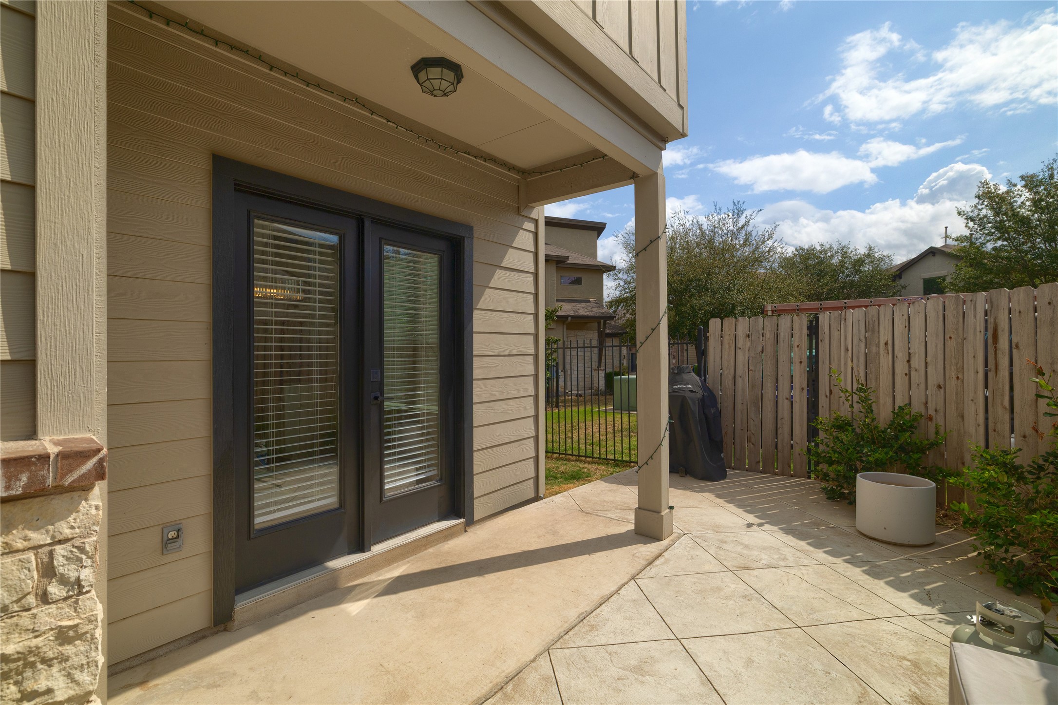 2101 Rivers Edge Way, Unit 26 Austin, TX 78741 - Photo 4 of 29 Covered patio.