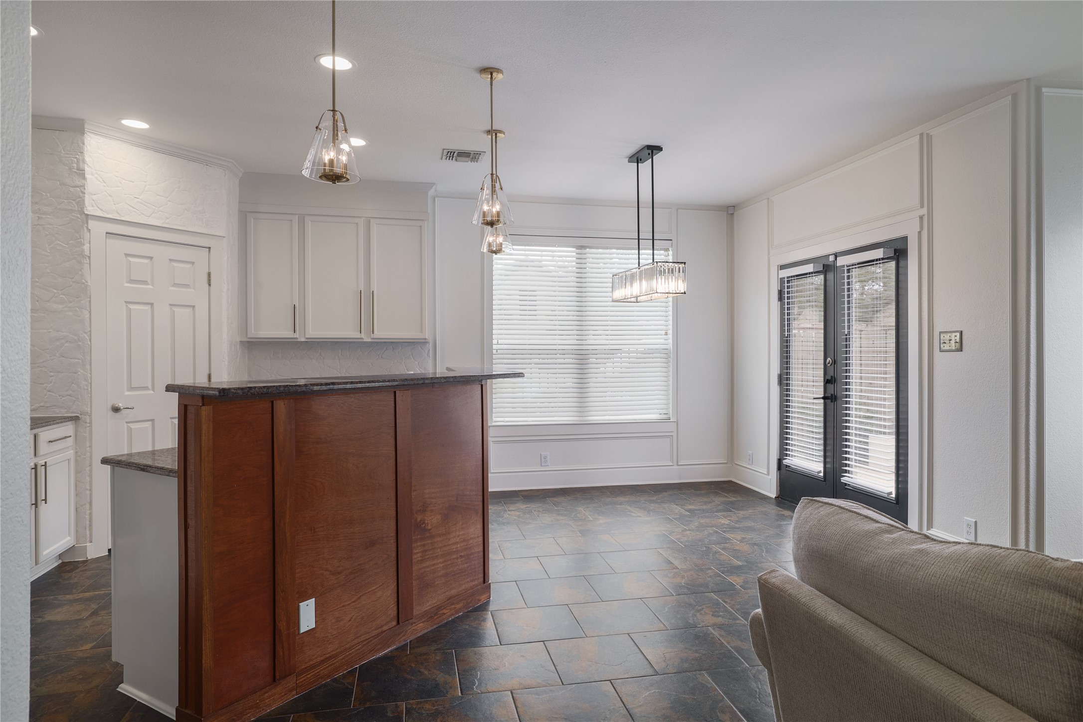 2101 Rivers Edge Way, Unit 26 Austin, TX 78741 - Photo 10 of 29 Kitchen/dining.