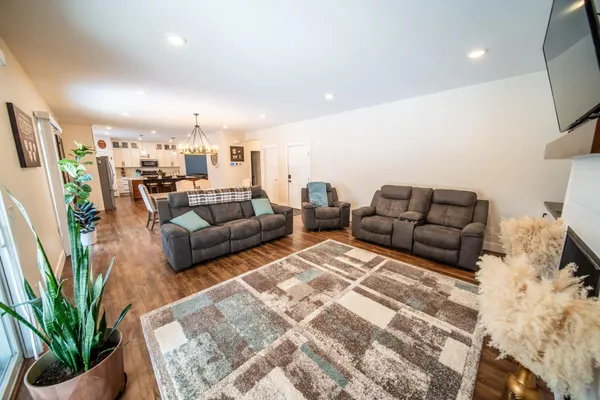 $899,900 | 1017 Chester Avenue Southeast, Rochester, MN 55904