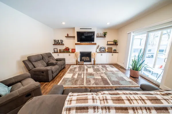 $899,900 | 1017 Chester Avenue Southeast, Rochester, MN 55904