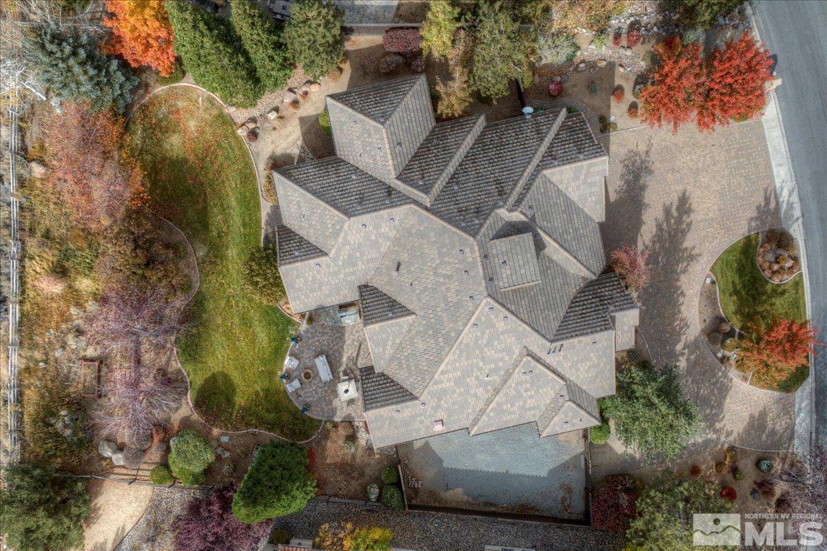 1318 Wolf Run Road Reno, NV 89511 - Photo 36 of 37 an aerial view of a house with a yard