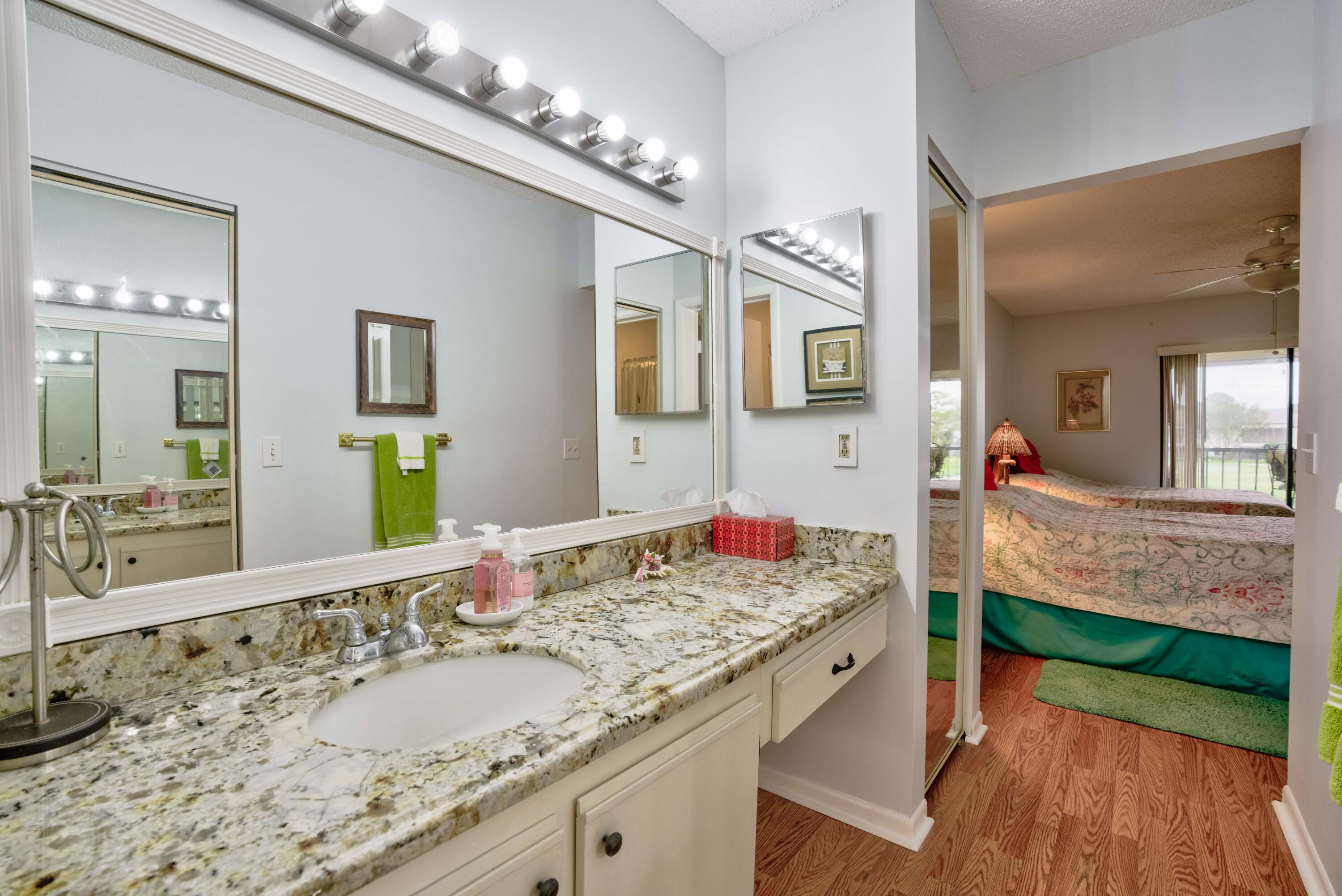 702 Pinecrest Circle, Unit E Jupiter, FL 33458 - Photo 19 of 46 37__mlp6429_30_31_32_33