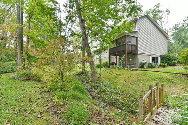 a view of entryway and hall