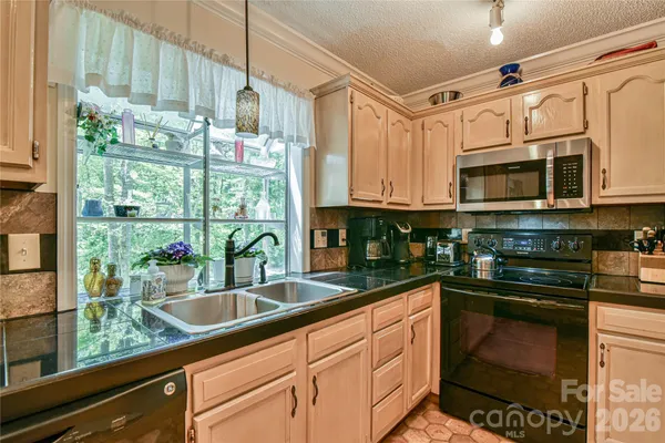 $598,000 | 145 Fox Glen Drive, Arden, NC 28704