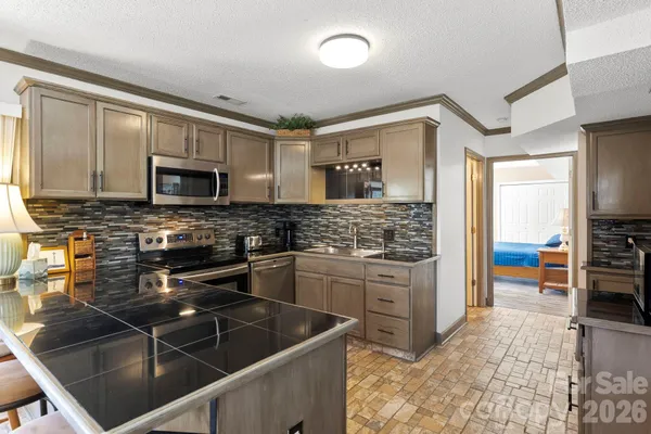 $598,000 | 145 Fox Glen Drive, Arden, NC 28704