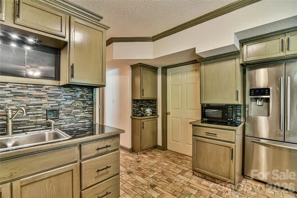 $598,000 | 145 Fox Glen Drive, Arden, NC 28704