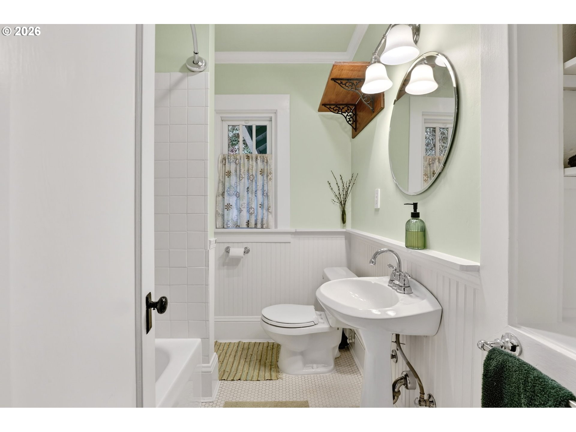 1506 Southwest Spring Garden Street Portland, OR 97219 - Photo 14 of 44 Gallery Image 14