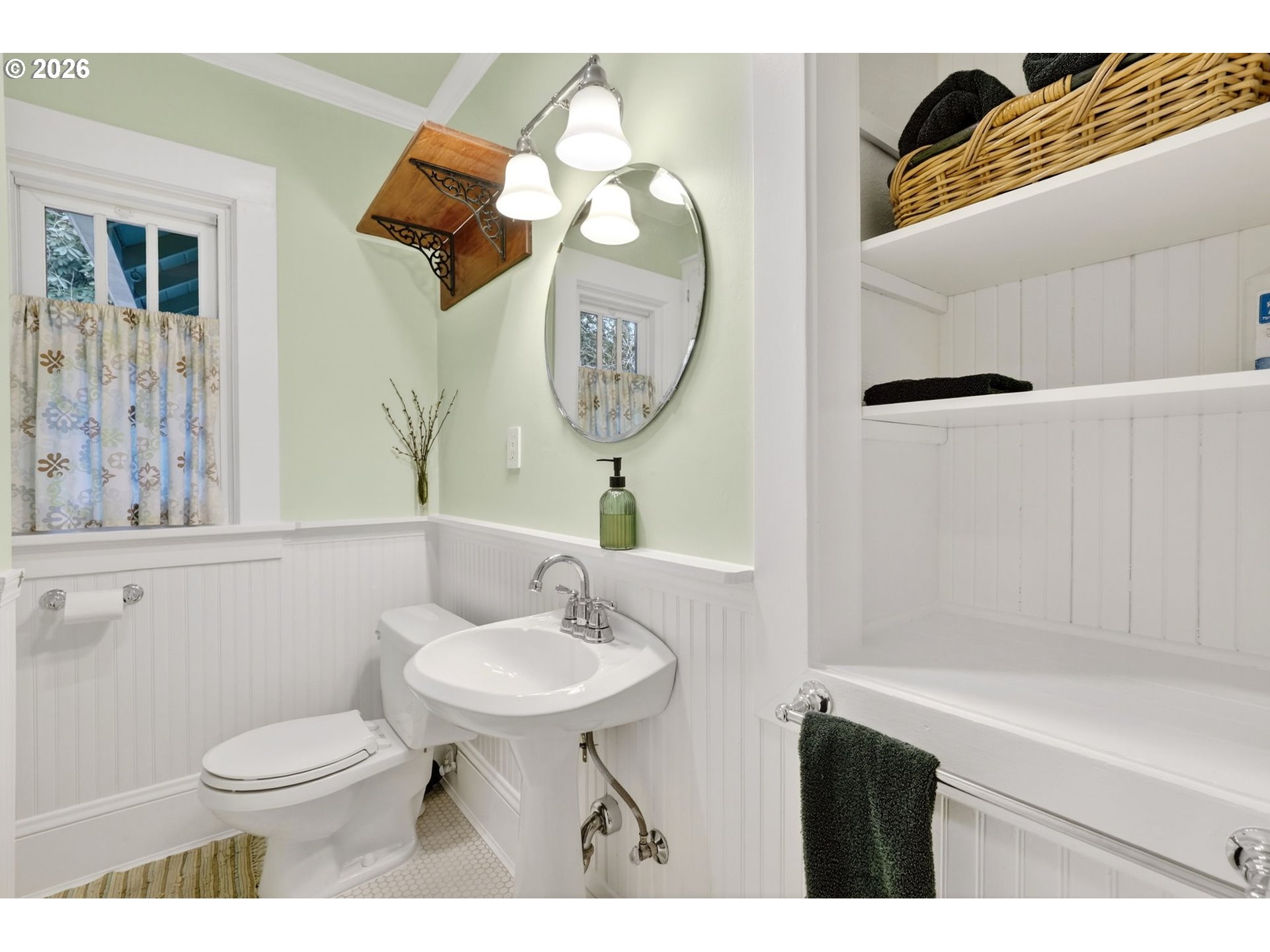 1506 Southwest Spring Garden Street Portland, OR 97219 - Photo 15 of 44 Gallery Image 15