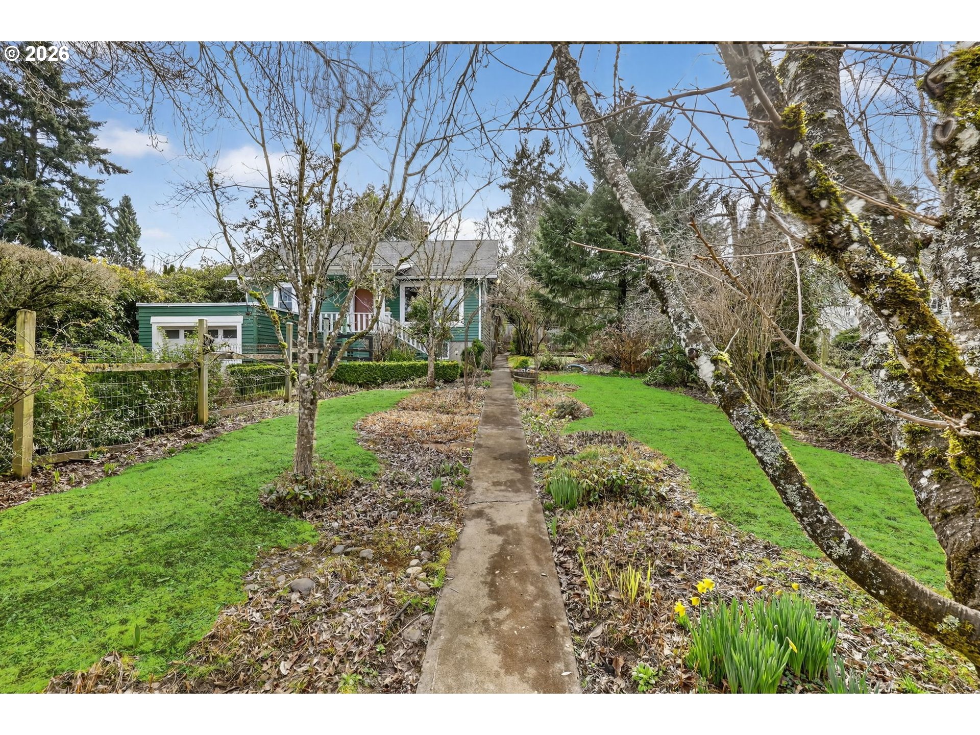 1506 Southwest Spring Garden Street Portland, OR 97219 - Photo 2 of 44 Gallery Image 2