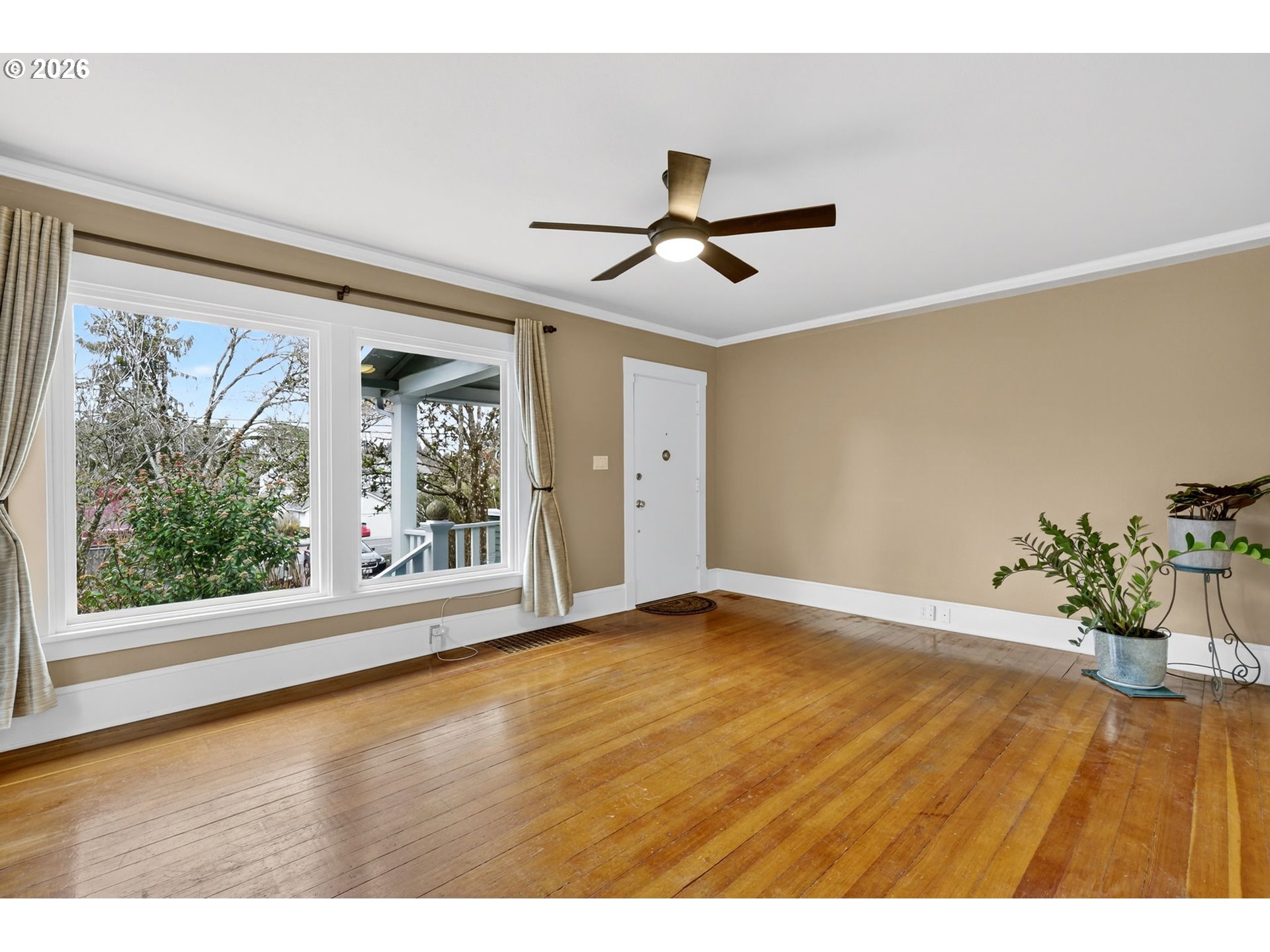 1506 Southwest Spring Garden Street Portland, OR 97219 - Photo 6 of 44 Living Room