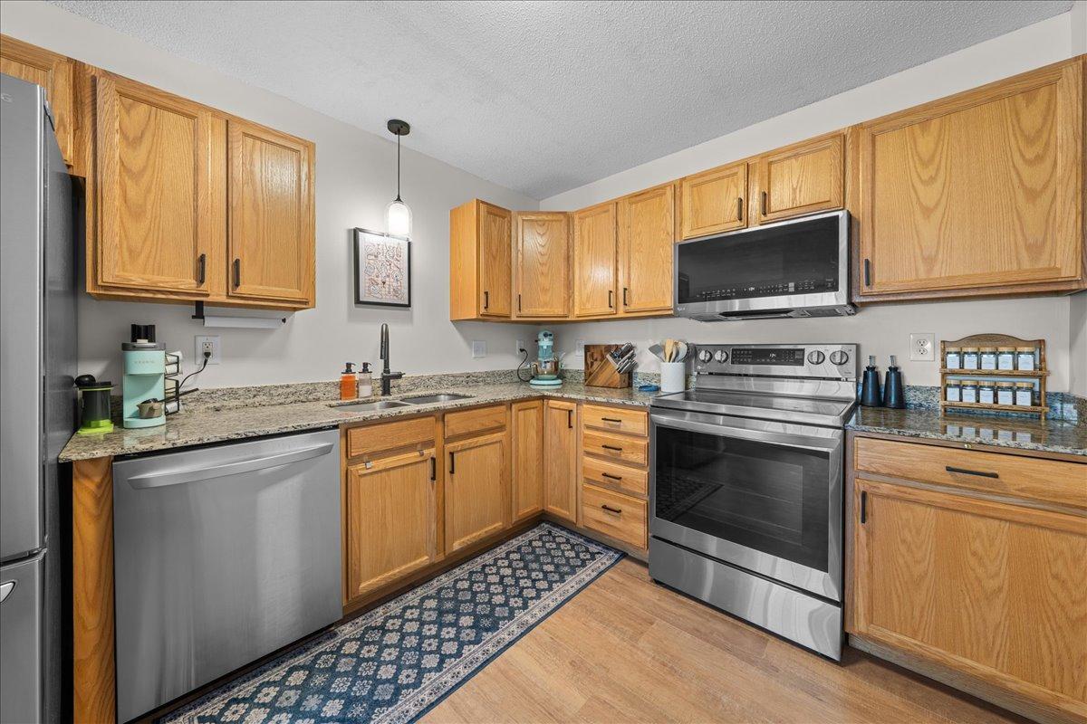 1579 County Rd D East, Unit K Maplewood, MN 55109 - Photo 12 of 28