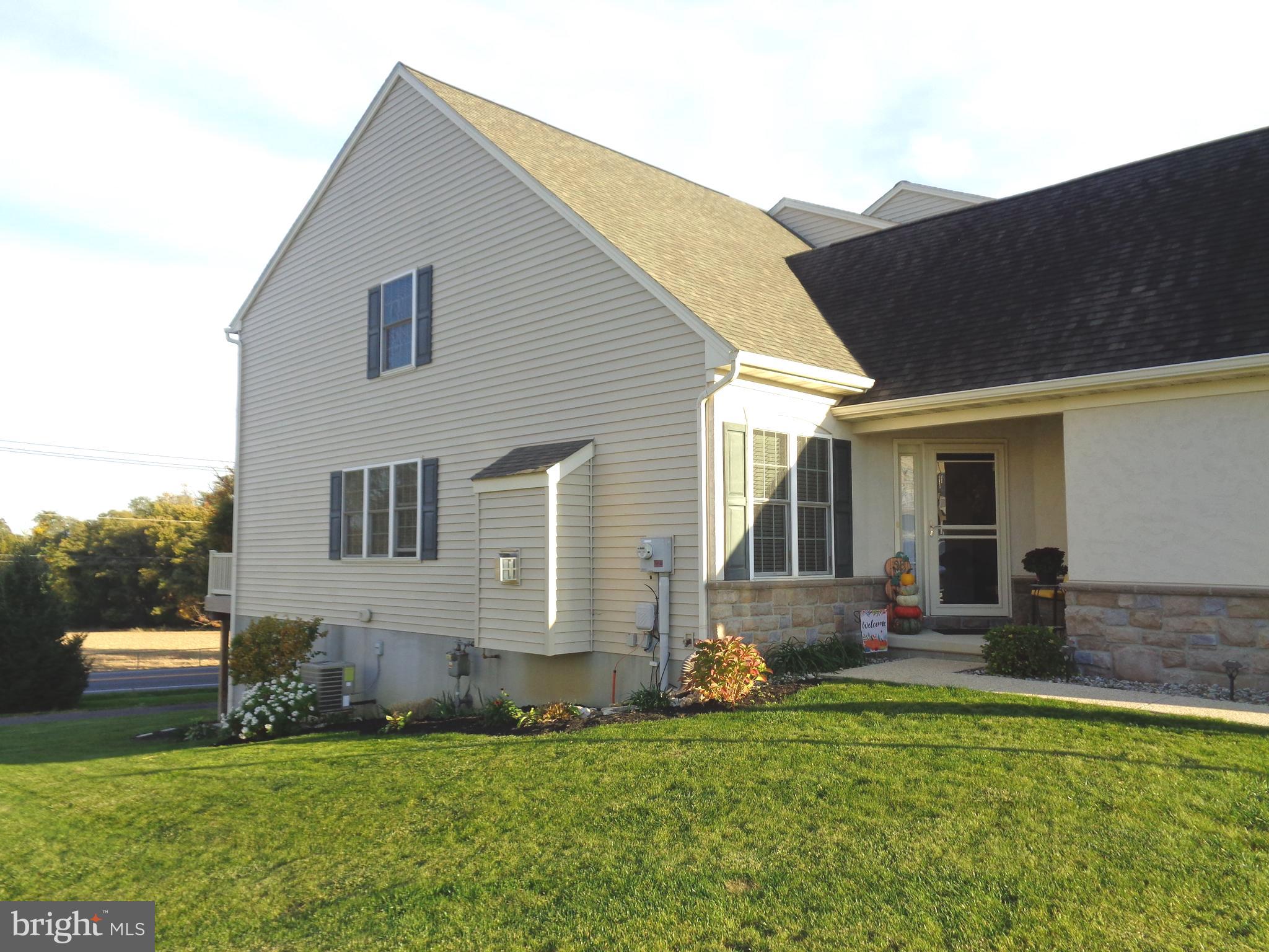 518 White Chapel Road Lancaster, PA 17603 - Photo 3 of 31 Gallery Image 3