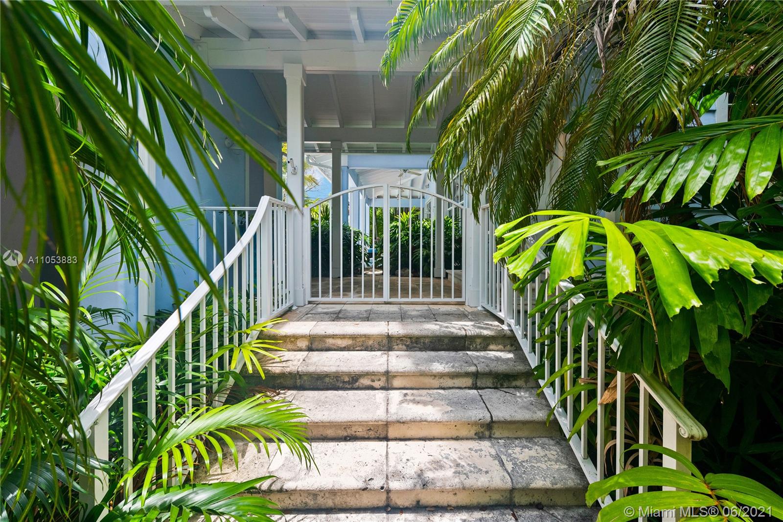 280 Woodcrest Road Key Biscayne, FL 33149 - Photo 3 of 41