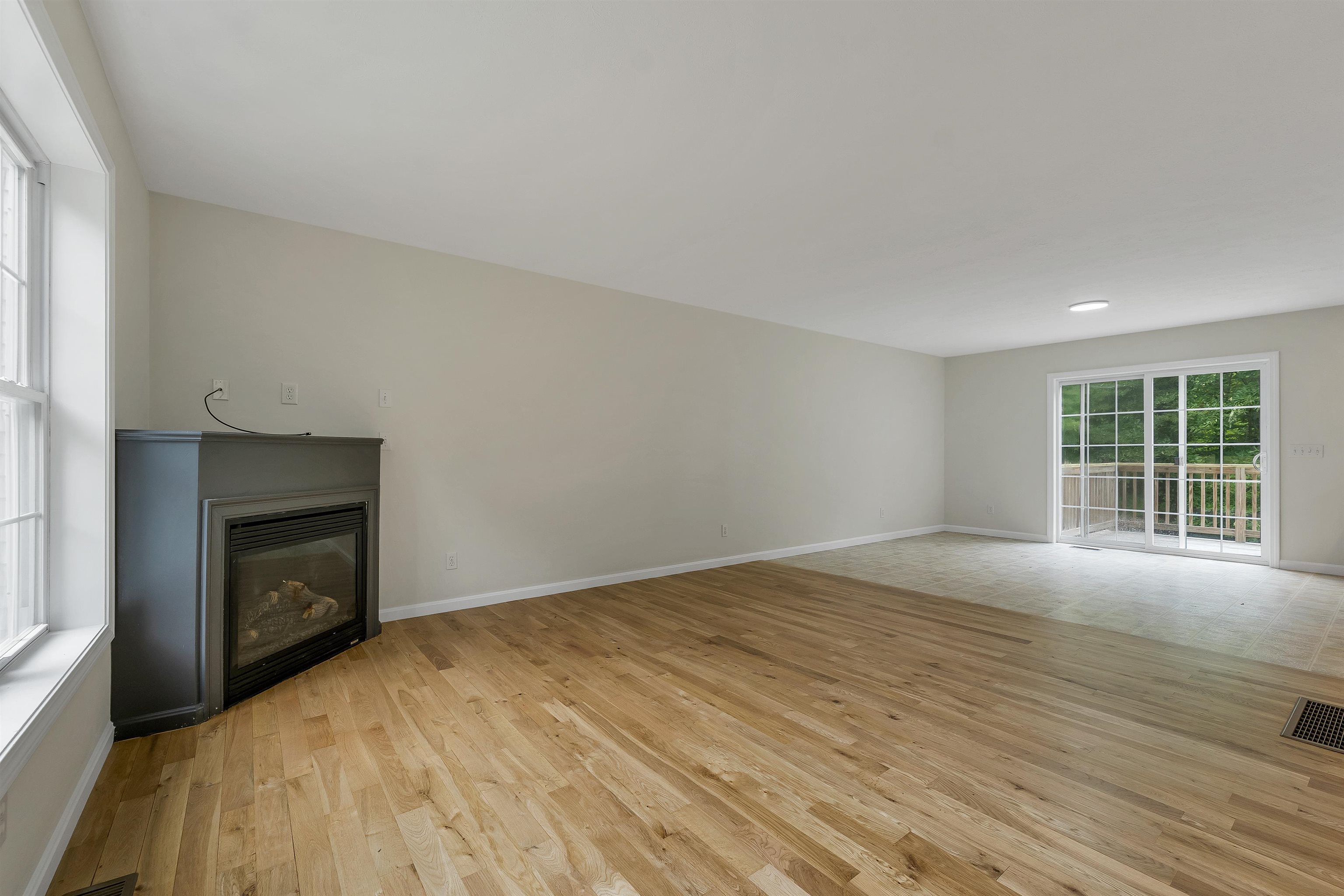 166 Sandown Road, Unit 3 Fremont, NH 03044 - Photo 10 of 41 Gallery Image 10