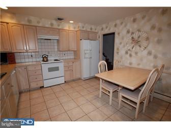1027 Irvin Road Huntingdon Valley, PA 19006 - Photo 2 of 12 Kitchen