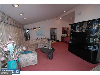 1027 Irvin Road Huntingdon Valley, PA 19006 - Photo 3 of 12 Living Room
