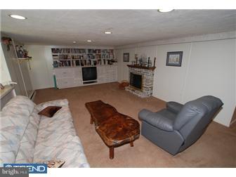 1027 Irvin Road Huntingdon Valley, PA 19006 - Photo 5 of 12 Family Room