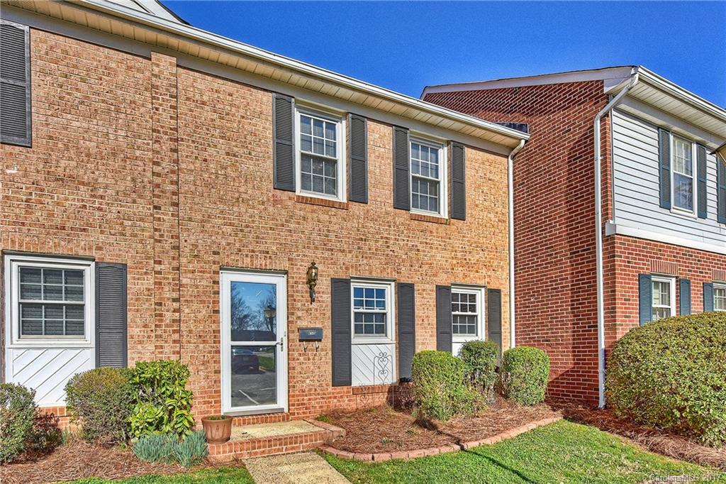 8349 Knights Bridge Road, Unit 8649 Charlotte, NC 28210 - Photo 1 of 22 Gallery Image 1