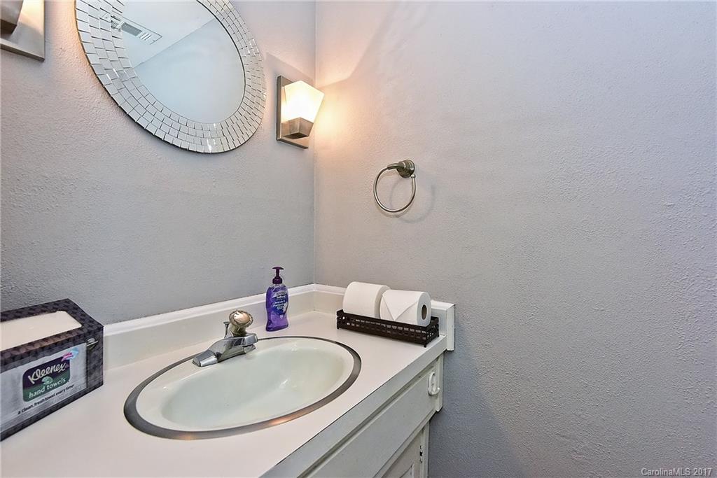 8349 Knights Bridge Road, Unit 8649 Charlotte, NC 28210 - Photo 12 of 22 Gallery Image 12