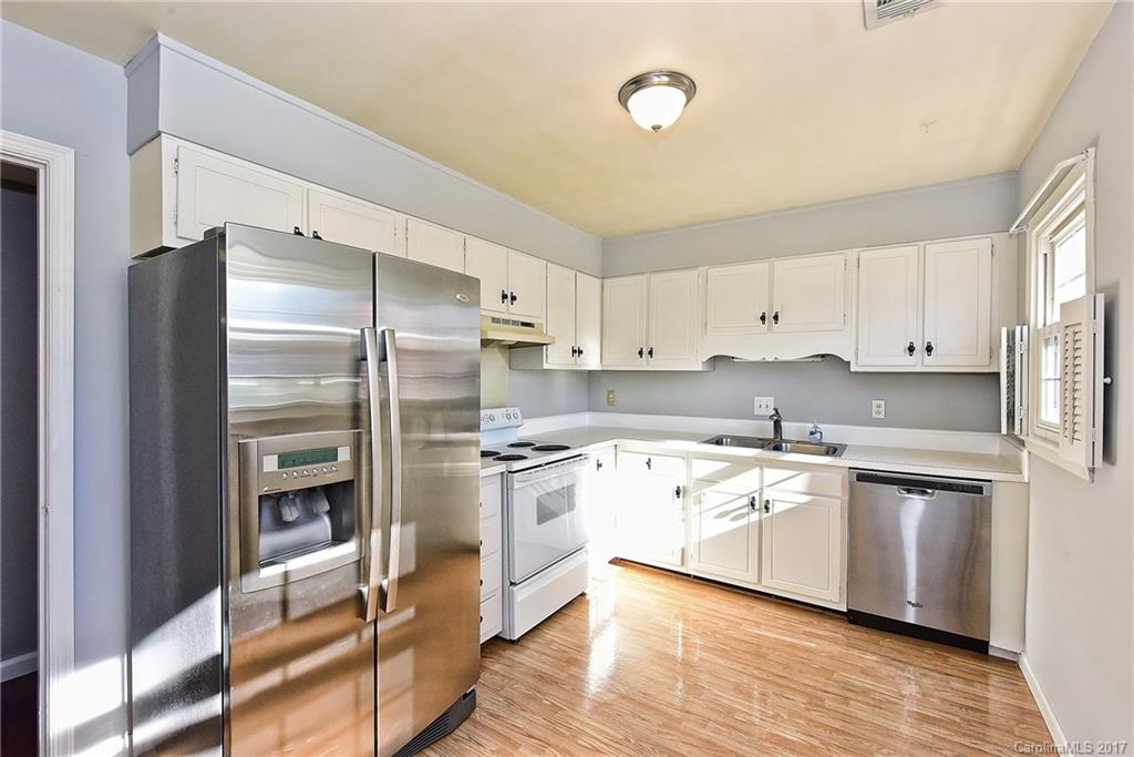 8349 Knights Bridge Road, Unit 8649 Charlotte, NC 28210 - Photo 8 of 22 Gallery Image 8