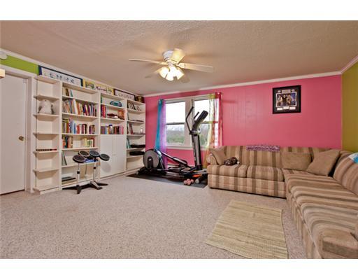 520 Hope Road Cranston, RI 02831 - Photo 13 of 20 Bonus Room.
