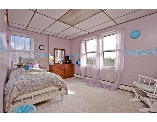 520 Hope Road Cranston, RI 02831 - Photo 15 of 20 Bedroom.