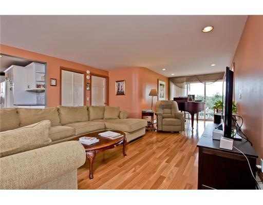 520 Hope Road Cranston, RI 02831 - Photo 2 of 20 Den/Family/Great Room.