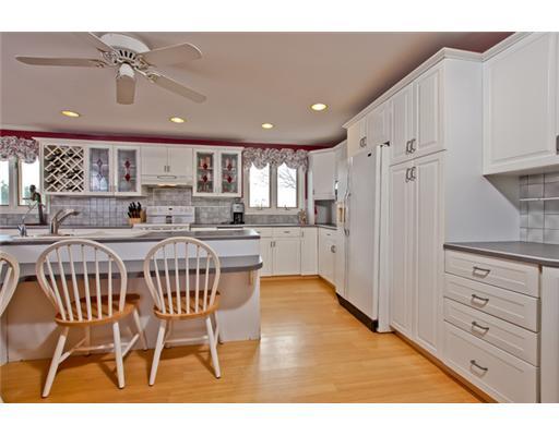 520 Hope Road Cranston, RI 02831 - Photo 8 of 20 Kitchen.