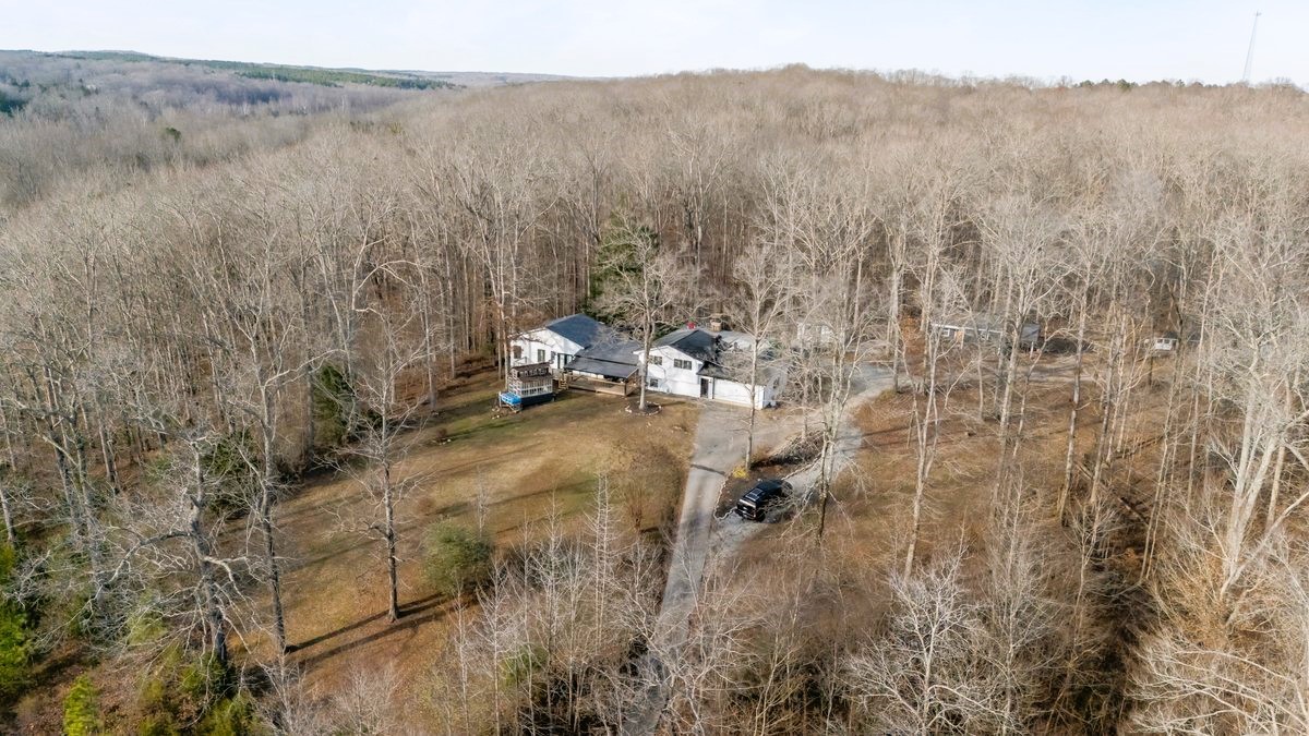 1975 Kelly Road Holladay, TN 38341 - Photo 2 of 88