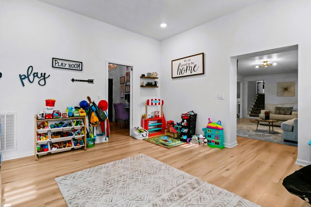 1975 Kelly Road Holladay, TN 38341 - Photo 28 of 88 a view of a play room with toys and toys