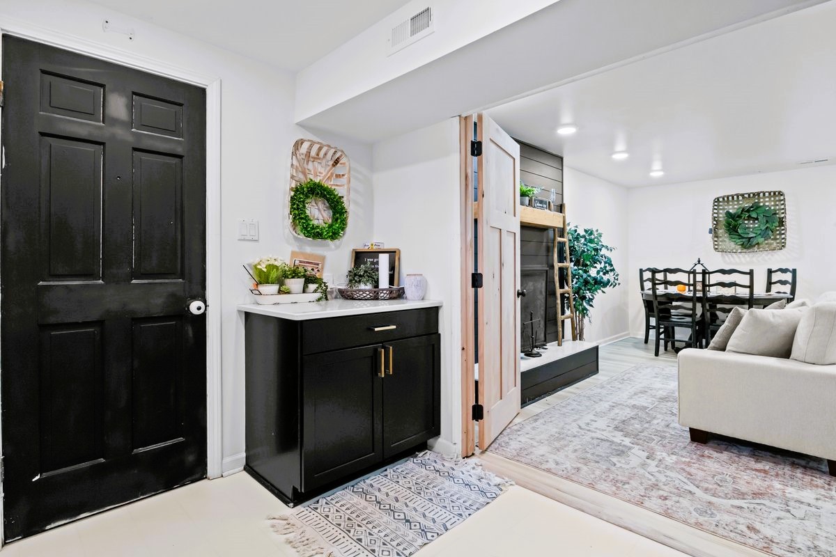 1975 Kelly Road Holladay, TN 38341 - Photo 41 of 88 a living room with furniture and a window