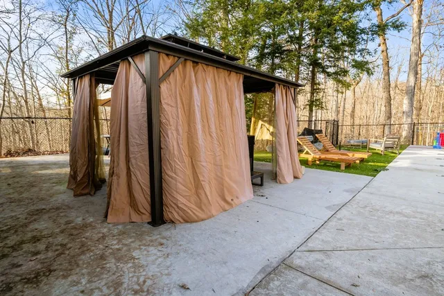 $699,000 | 1975 Kelly Road, Holladay, TN 38341