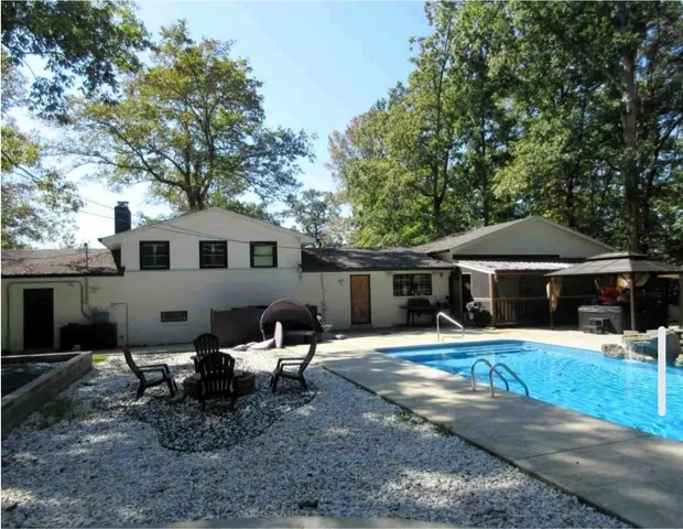 $699,000 | 1975 Kelly Road, Holladay, TN 38341