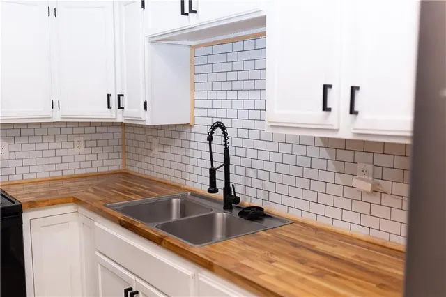 $200,000 | 33 East Sugar Lk Cove, Mound City, KS 66056