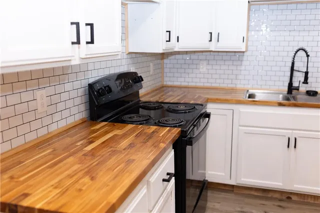 $200,000 | 33 East Sugar Lk Cove, Mound City, KS 66056