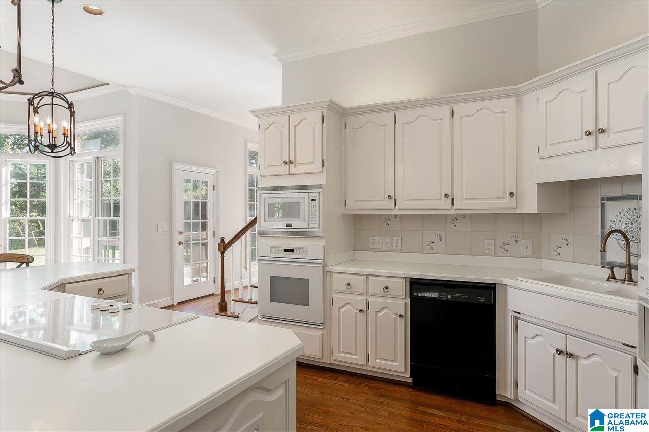 2108 Hickory Ridge Circle Birmingham, AL 35243 - Photo 18 of 50