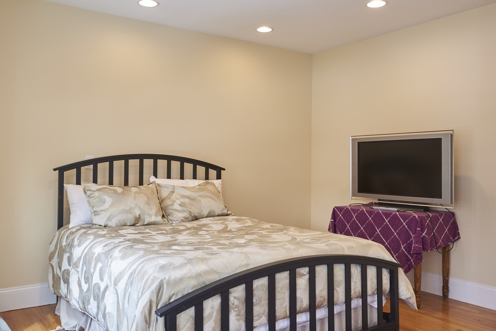 39 Barbara Road Newton, MA 02465 - Photo 13 of 19