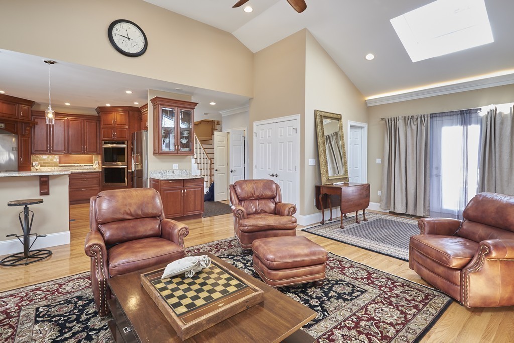 39 Barbara Road Newton, MA 02465 - Photo 5 of 19