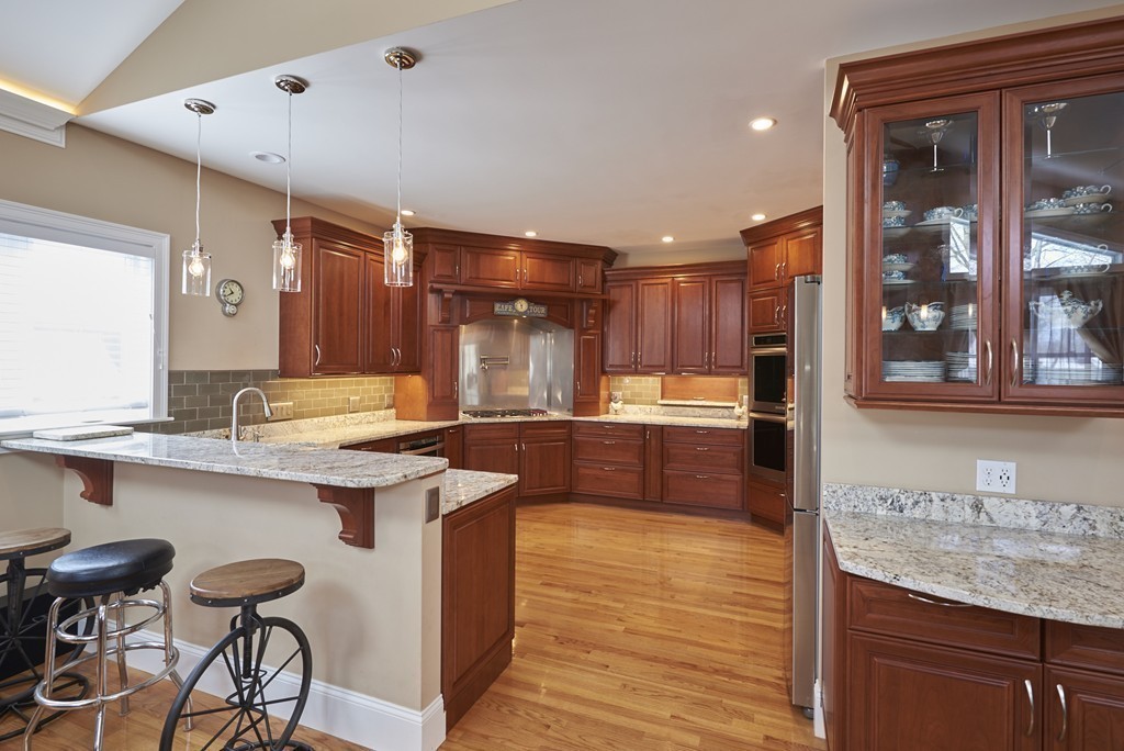 39 Barbara Road Newton, MA 02465 - Photo 6 of 19