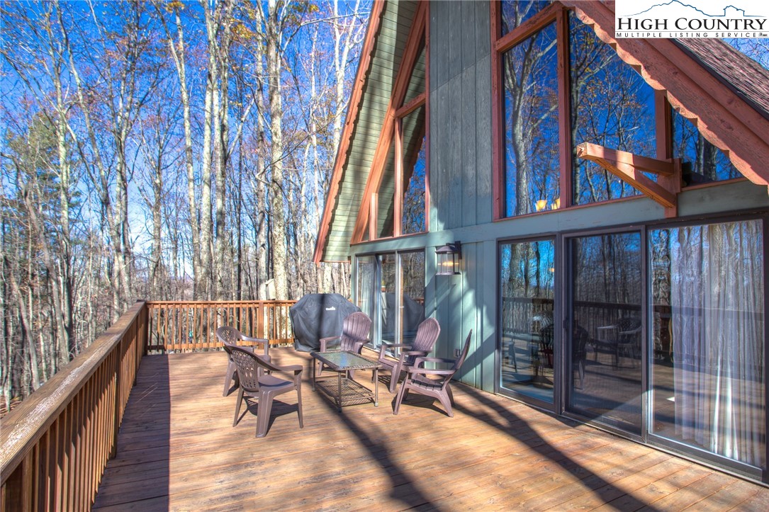 607 Pine Ridge Road Beech Mountain, NC 28604 - Photo 5 of 28
