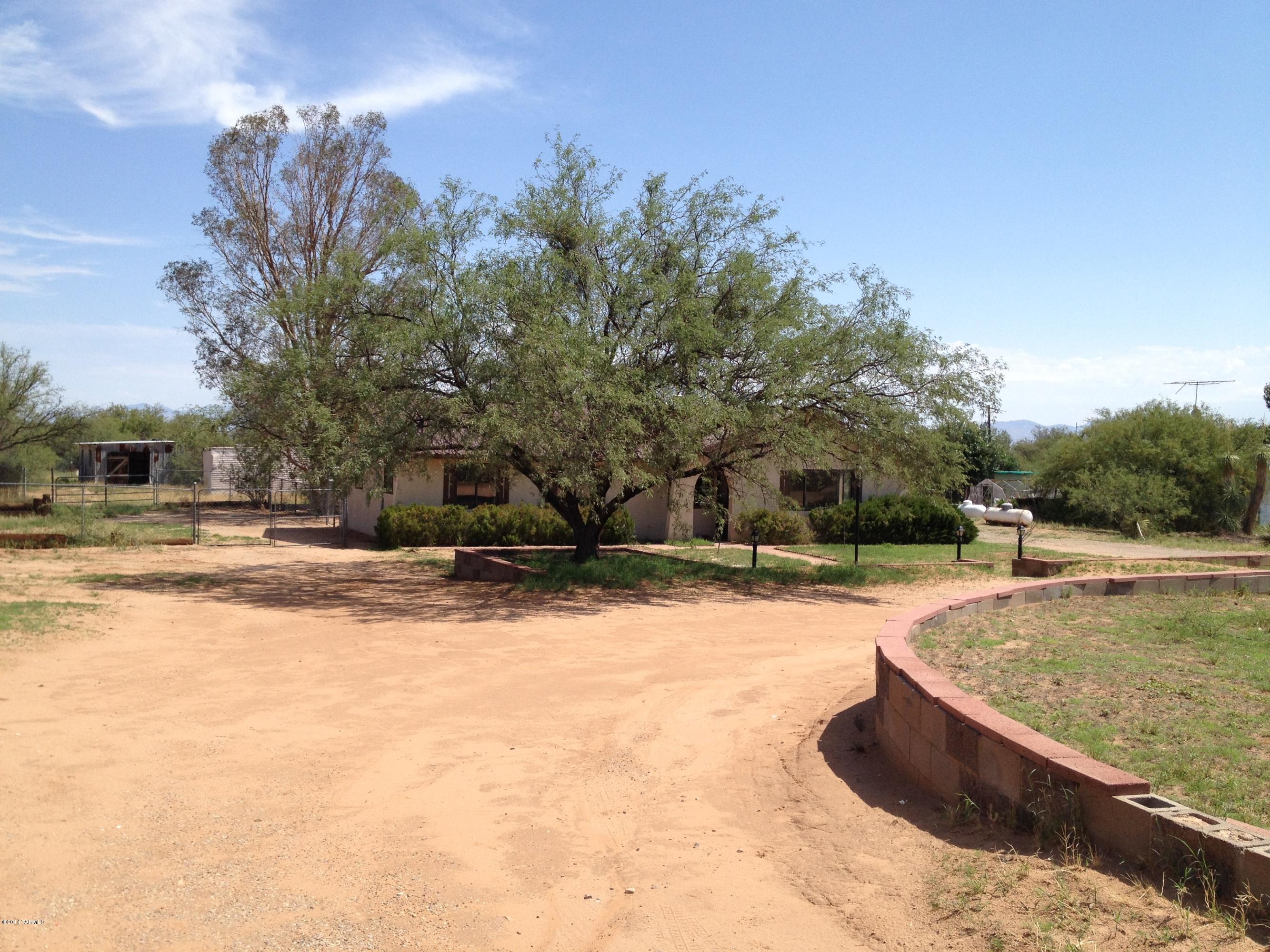 2727 East Davis Road Sahuarita, AZ 85629 - Photo 3 of 10