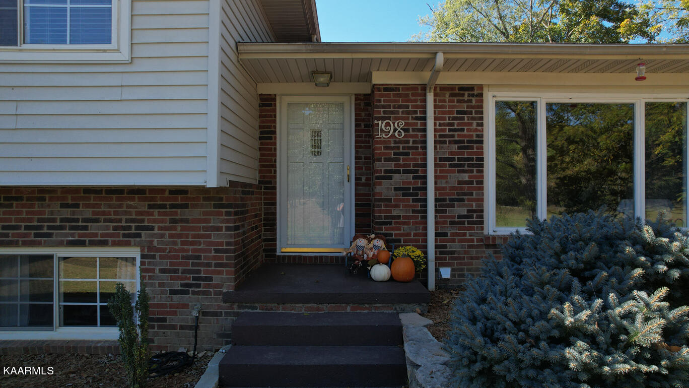 198 Ailor Gap Road Maynardville, TN 37807 - Photo 7 of 40 Front door