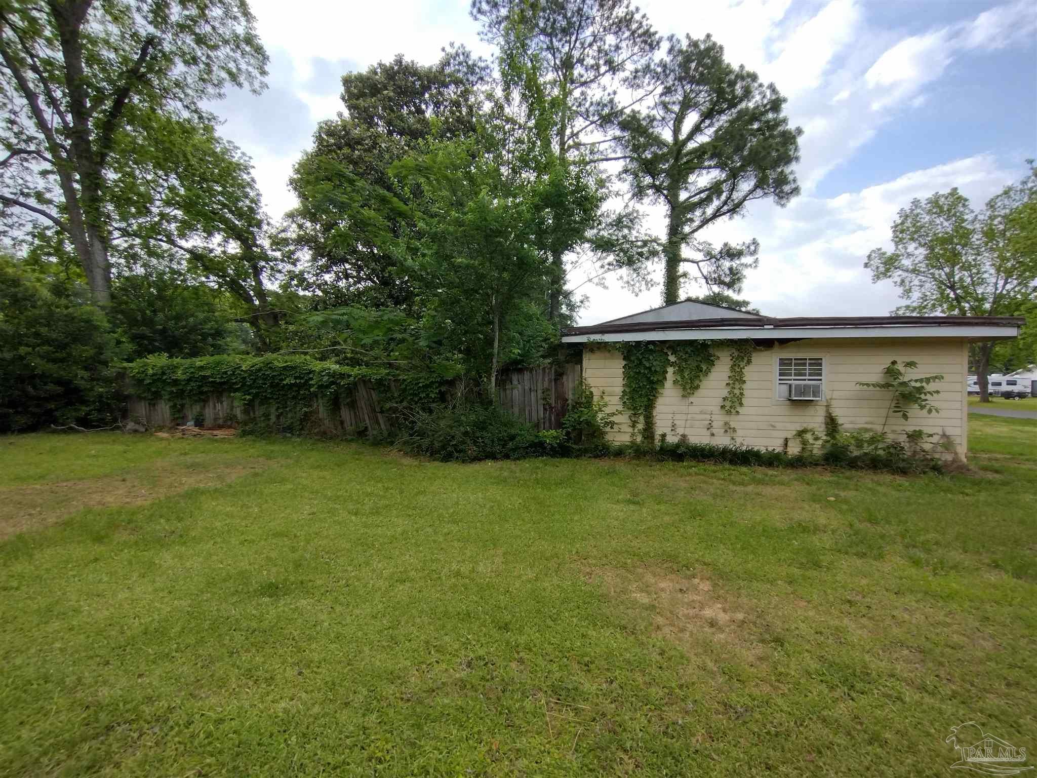 5176 Robin Street Jay, FL 32565 - Photo 2 of 11