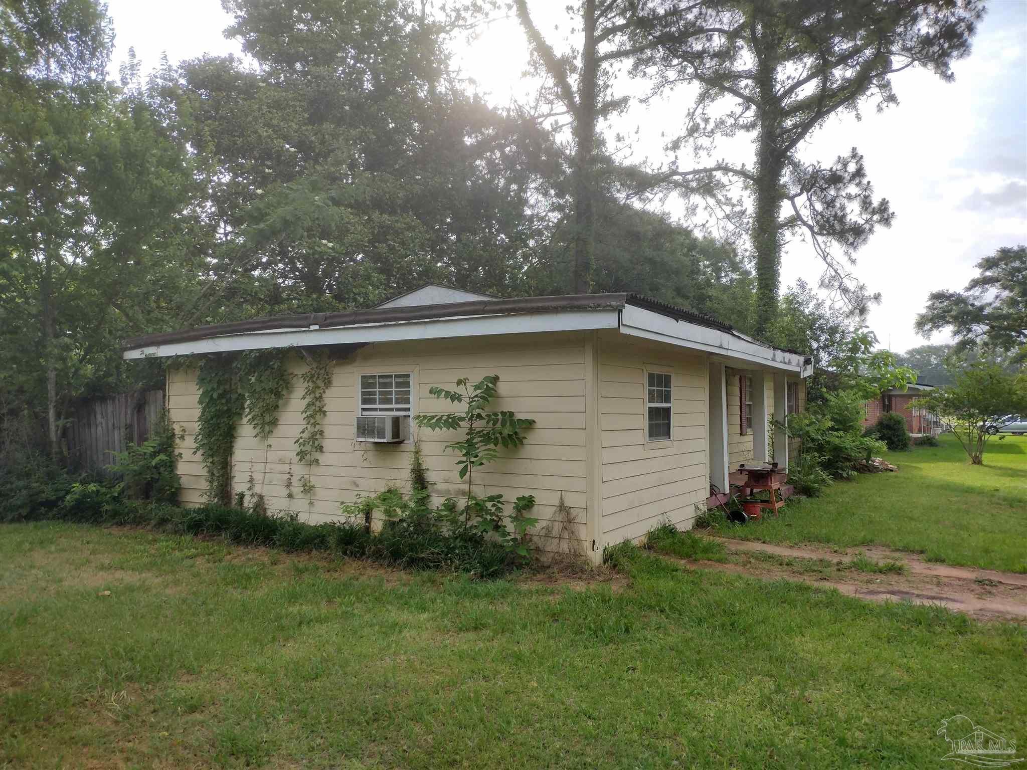 5176 Robin Street Jay, FL 32565 - Photo 3 of 11