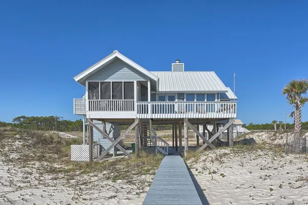 $1,595,000 | 1412 East Gulf Beach Drive, St. George Island, FL 32328