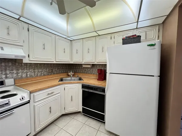 $3,000 | 101 Briny Avenue, Unit 1005, Pompano Beach, FL 33062