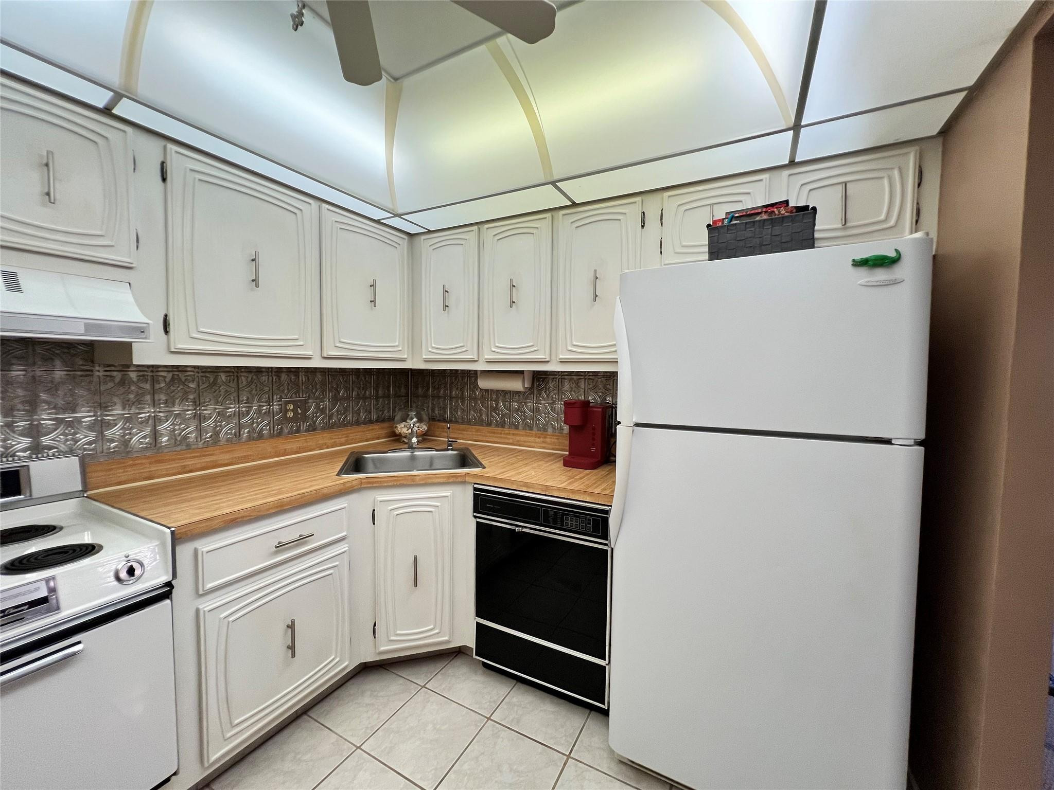 101 Briny Avenue, Unit 1005 Pompano Beach, FL 33062 - Photo 9 of 28 Photo 9