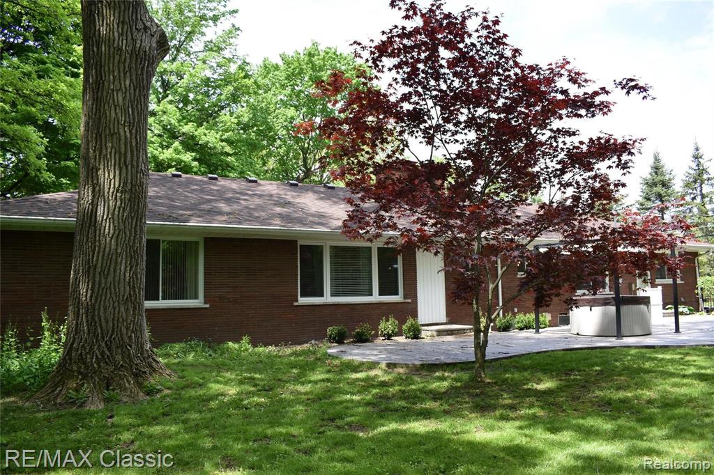31974 Lahser Road Beverly Hills, MI 48025 - Photo 26 of 40