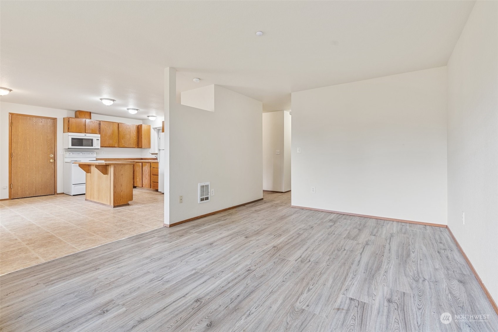 130 Southwest 10th Street Chehalis, WA 98532 - Photo 6 of 22 Gallery Image 6